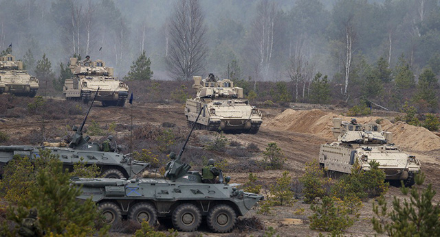 Binh sĩ NATO diễn tập qu&acirc;n sự ở Lithuania năm 2014. (Ảnh: AP)