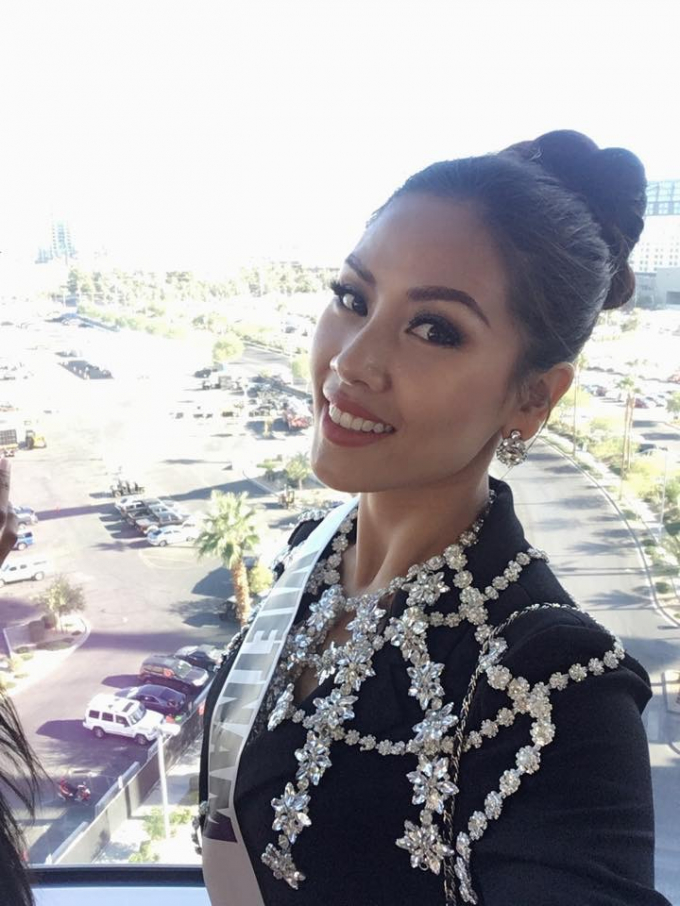 &Aacute; hậu Nguyễn Thị Loan lọt top xếp hạng của 2 chuy&ecirc;n trang sắc đẹp trước thềm chung kết Miss Universe 2017