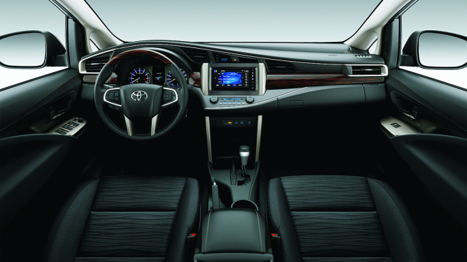 Toyota Innova phi&ecirc;n bản cải tiến 2017 đ&atilde; c&oacute; mặt tr&ecirc;n to&agrave;n quốc