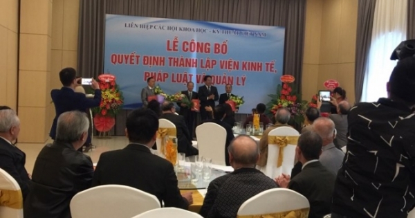 Hà Nội: Công bố quyết định thành lập Viện Kinh tế, Pháp luật và Quản lý