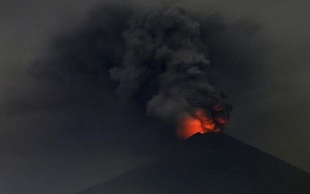 N&uacute;i lửa Agung tại Indonesia phun tr&agrave;o.&nbsp;