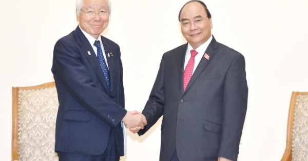 Thủ tướng tiếp Thống đốc tỉnh Hyogo, Nhật Bản