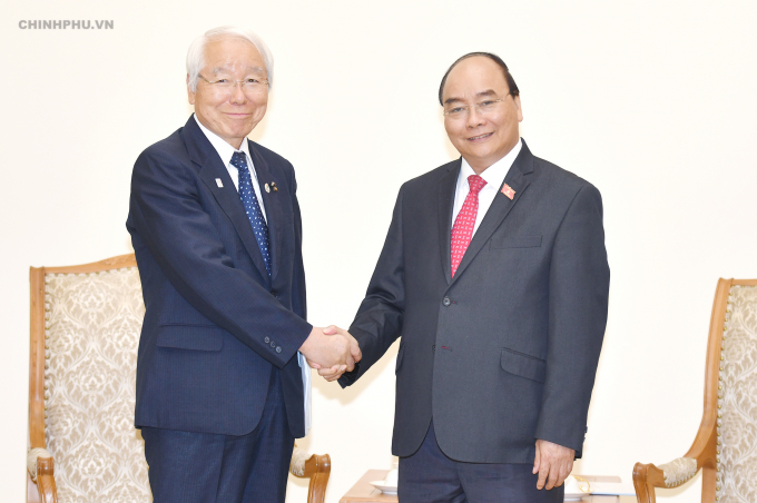 Thủ tướng tiếp&nbsp;&ocirc;ng Toshizo Ido Thống đốc tỉnh Hyogo, Nhật Bản. Ảnh: VGP