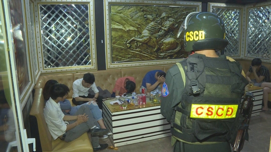 Đắk Lắk: Đưa ma túy vào quán karaoke sử dụng, 2 đối tượng bị khởi tố