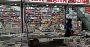 Bày bán sách lậu, Nhà sách Mạnh Hương bị xử phạt