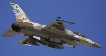 Israel dọa tấn công “rồng lửa” S-300 Nga chuyển cho Syria