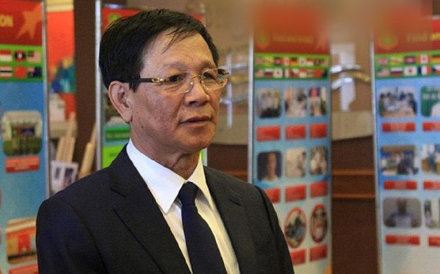 Cựu trung tướng Phan Văn Vĩnh bị ngất v&agrave; ng&atilde; trong bệnh viện
