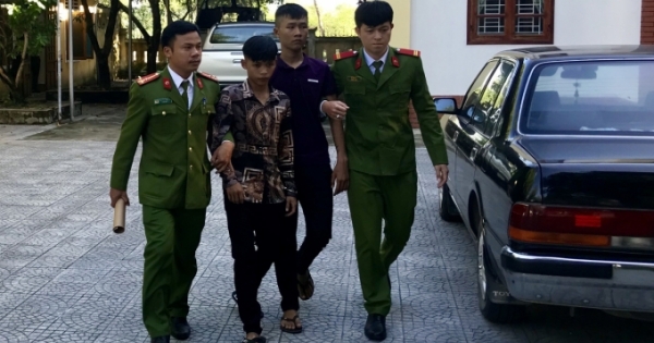 Thừa Thiên Huế: Bắt 2 tên cướp đang “hành nghề” trên tuyến đường QL49