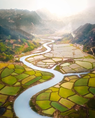Vẻ đẹp của n&uacute;i non v&agrave; những c&aacute;nh đồng ở tỉnh Chiết Giang, Trung Quốc.
