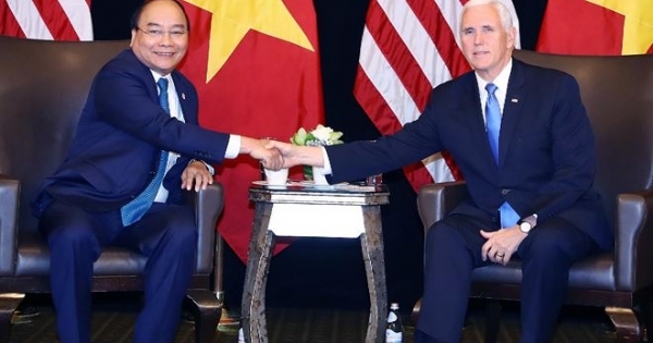 Thủ tướng Nguyễn Xuân Phúc gặp Phó Tổng thống Mỹ Mike Pence