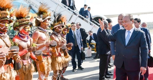 Thủ tướng Nguyễn Xuân Phúc bắt đầu chuyến tham dự Hội nghị APEC 26