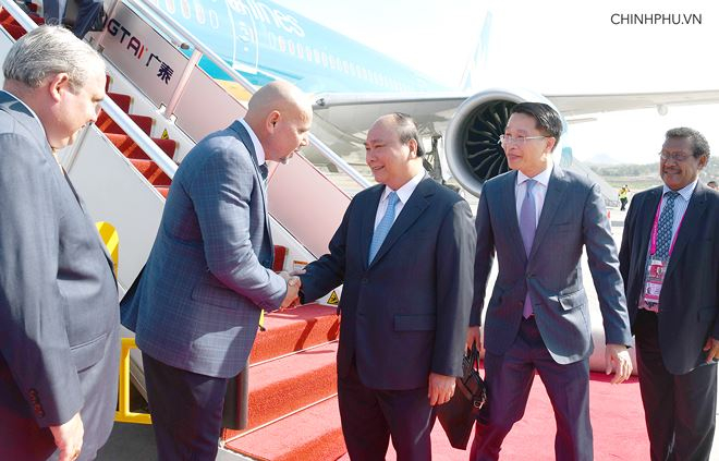 Thủ tướng Nguyễn Xu&acirc;n Ph&uacute;c bắt đầu chuyến tham dự Hội nghị APEC 26