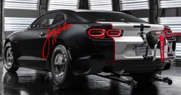 “Hàng độc” COPO Camaro John Force Edition xuất hiện tại SEMA 2019