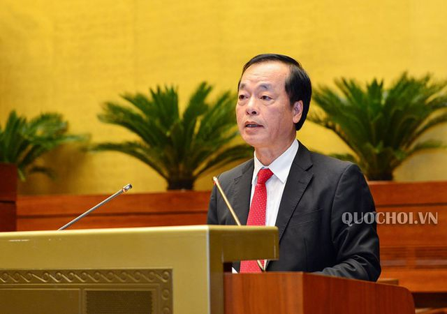 Bộ trưởng Xây dựng Phạm Hồng Hà trình dự án luật trước Quốc hội.