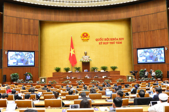 Toàn cảnh phiên thảo luận tại hội trường về dự án Luật Đầu tư theo hình thức đối tác công tư (PPP) trong kỳ họp thứ 8, ngày 19/11. Ảnh: Quang Vinh.
