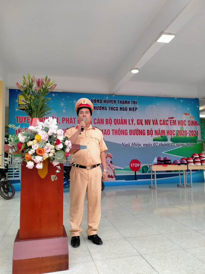 Trung tá Nguyễn Đình Hùng, Đội trưởng Đội CSGT-TT Công an huyện Thanh Trì (Ảnh Mạnh Hùng)
