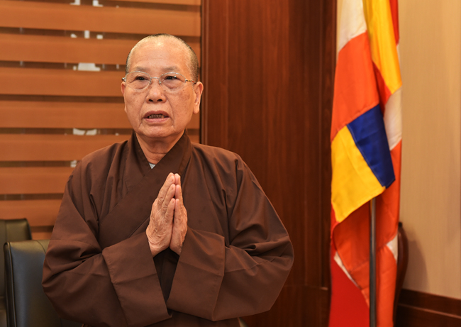 Ni trưởng Thích Đàm Nghiêm - Phó thường trực Phân ban Ni giới Trung ương đã đọc lời khai mạc Hội nghị tổng kết công tác Phật sự năm 2020.