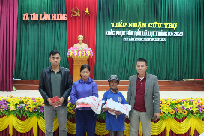 Công ty Cổ phần XNK Hòa Thắng (có trụ sở tại Hà Nội) đã trao hơn 400 triệu tiền mặt và 2 tấn gạo cho người dân tại các xã Tân Lâm Hương, Thạch Xuân, Thạch Sơn (Thạch Hà).