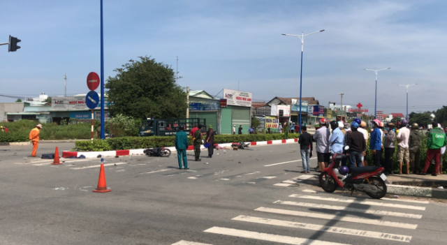 Bình Dương: Tai nạn giữa 2 xe máy, 3 người thương vong