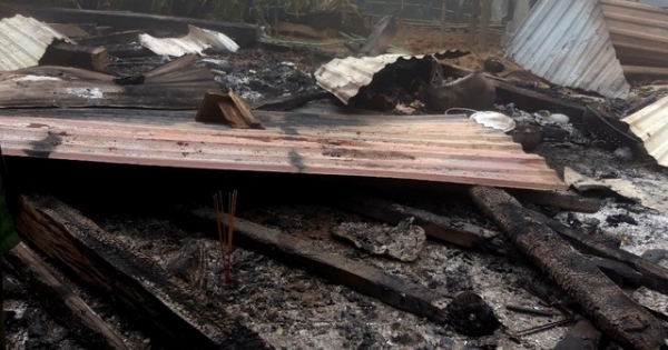 Quảng Nam: Ngôi nhà gỗ bốc cháy, 2 cháu nhỏ tử vong thương tâm