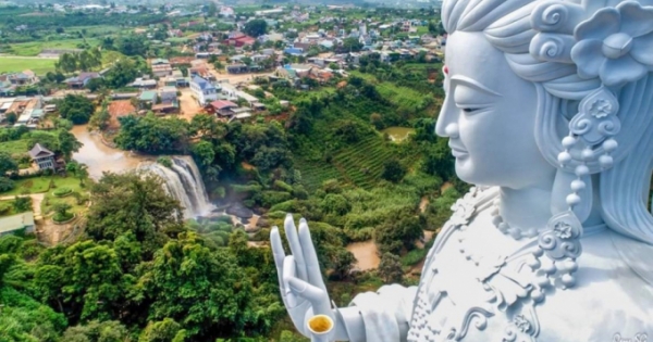 Lâm Đồng: Ngắm tôn tượng Quan Thế Âm Bồ Tát cao nhất Việt Nam tại chùa Linh Ẩn