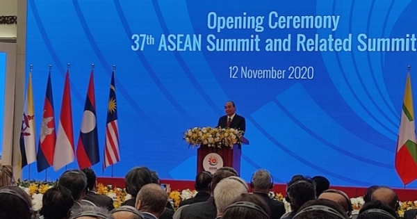 Thủ tướng Nguyễn Xuân Phúc: ASEAN sẽ vững vàng vượt lên các thách thức