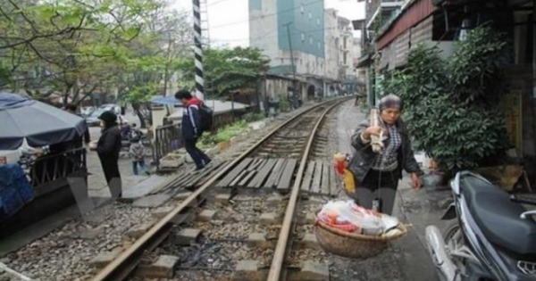 Hà Nội: Đến năm 2025 sẽ xóa toàn bộ lối đi tự mở qua đường sắt