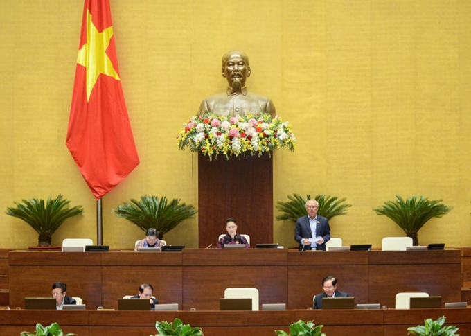 Phó Chủ tịch Quốc hội Uông Chu Lưu điều hành phiên thảo luận dự thảo Nghị quyết về tổ chức chính quyền đô thị tại TPHCM, sáng 12/11. Ảnh: Quốc hội