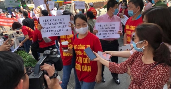 TP HCM: Hàng chục khách hàng mua đất của Tổng công ty Thái Sơn căng băng rôn kêu cứu