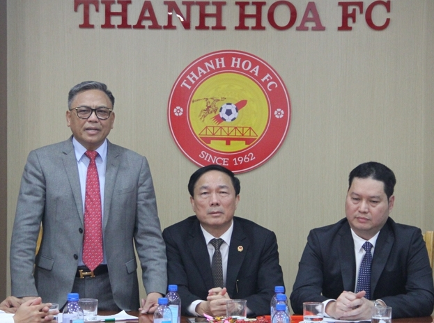 Doanh nhân Cao Tiến Đoan, Chủ tịch Tập đoàn bất động sản Đông Á tại lễ bàn chuyển giao điều hành CLB Bóng đá Thanh Hóa.