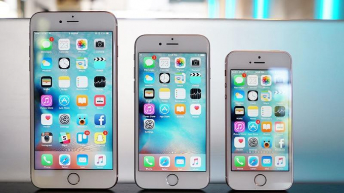Apple đồng ý trả 110 triệu USD để dàn xếp những khiếu nại về việc che giấuhiệu suất kém của pin các dòng iPhone đời cũ cũng như cố tình giảm hiệu năng trên các dòng iPhone cũ.