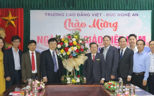 Trường cao đẳng Việt Đức khai giảng năm học mới, kỷ niệm ngày nhà giáo Việt Nam