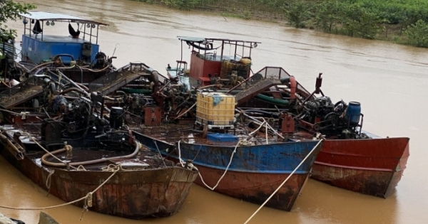 Sẽ khởi tố chủ tàu hút cát trái phép trên sông Đồng Nai