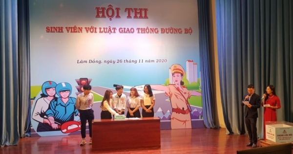 Sở Tư pháp tỉnh Lâm Đồng tổ chức Hội thi sinh viên với Luật giao thông đường bộ