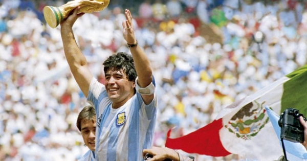 Phim tài liệu về cố huyền thoại bóng đá Maradona