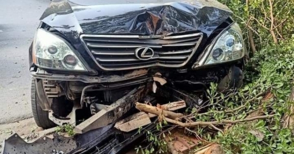 Hà Nội: Xe sang gây tai nạn liên hoàn trên phố Trần Thái Tông