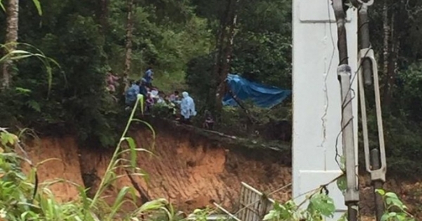 Lâm Đồng: Huy động lực lượng tìm kiếm 2 nữ du khách bị lũ cuốn trôi