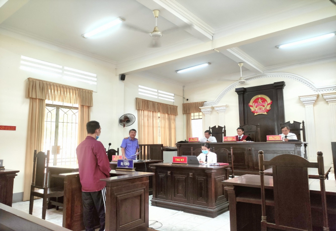 Tòa án nhân dân huyện Nhơn Trạch tuyên phạt bị cáo Trần Văn Lâm 09 năm tù về tội: “Mua bán trái phép chất ma túy”.