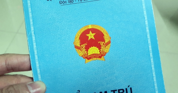 Truy tố cựu cảnh sát khu vực ở Hà Nội làm giả hàng loạt sổ tạm trú