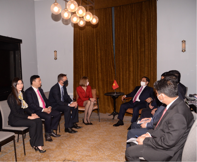 Đại diện Alphanam Group và IHG tại buổi gặp gỡ, thảo luận cùng Thủ tướng và các thành viên Chính phủ về triển vọng mở cửa du lịch an toàn tại Việt Nam sau đại dịch Covid-19