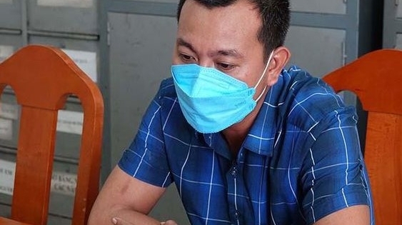 Bình Thuận: Đi hát karaoke rồi bắt cóc, hiếp dâm nữ nhân viên 15 tuổi