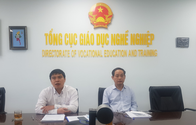 Phó Tổng cục trưởng Phạm Vũ Quốc Bình (bên trái) phát biểu khai mạc