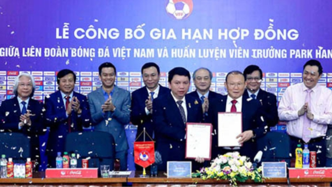 VFF và HLV Park Hang Seo gia hạn hợp đồng thêm 1 năm.