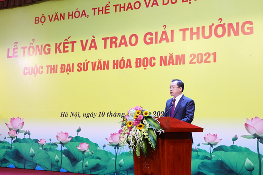 Vụ trưởng Vụ Thư viện, Phạm Quốc Hùng phát biểu tại buổi lễ.
