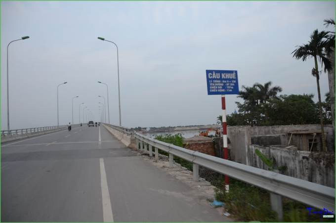Cầu Khuể bắc qua sông Văn Úc, nối huyện Tiên Lãng và An Lão.