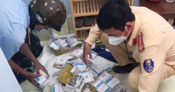 An Giang: Bắt đối tượng vận chuyển 400 hộp thuốc tân dược nghi vấn nhập lậu