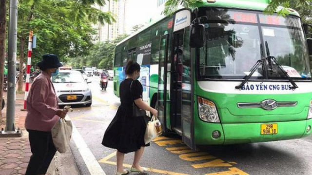 Xe buýt Hà Nội có nên hoạt động 100% công suất?