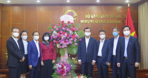 Thứ trưởng Đặng Hoàng Oanh chúc mừng Bộ Giáo dục và Đào tạo nhân Ngày Nhà giáo Việt Nam