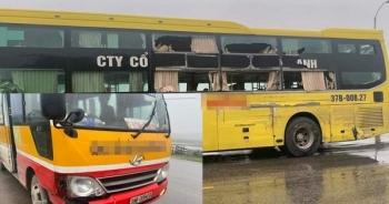 Xe buýt va chạm với xe khách giường nằm, một hành khách tử vong
