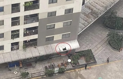 Người đàn ông bất ngờ rơi từ tầng 12 chung cư dẫn đến tử vong